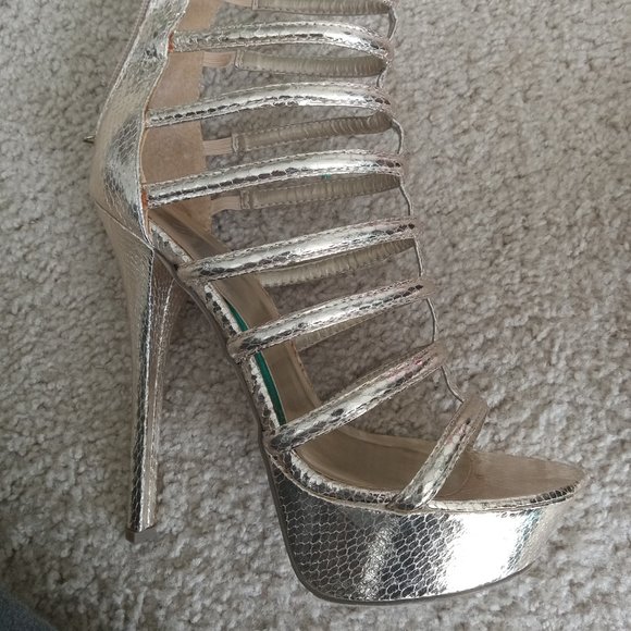 Heels - Picture 2 of 2